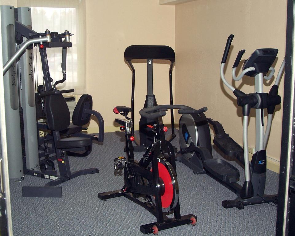 Quality Inn & Suites Big Rapids Near University Luaran gambar