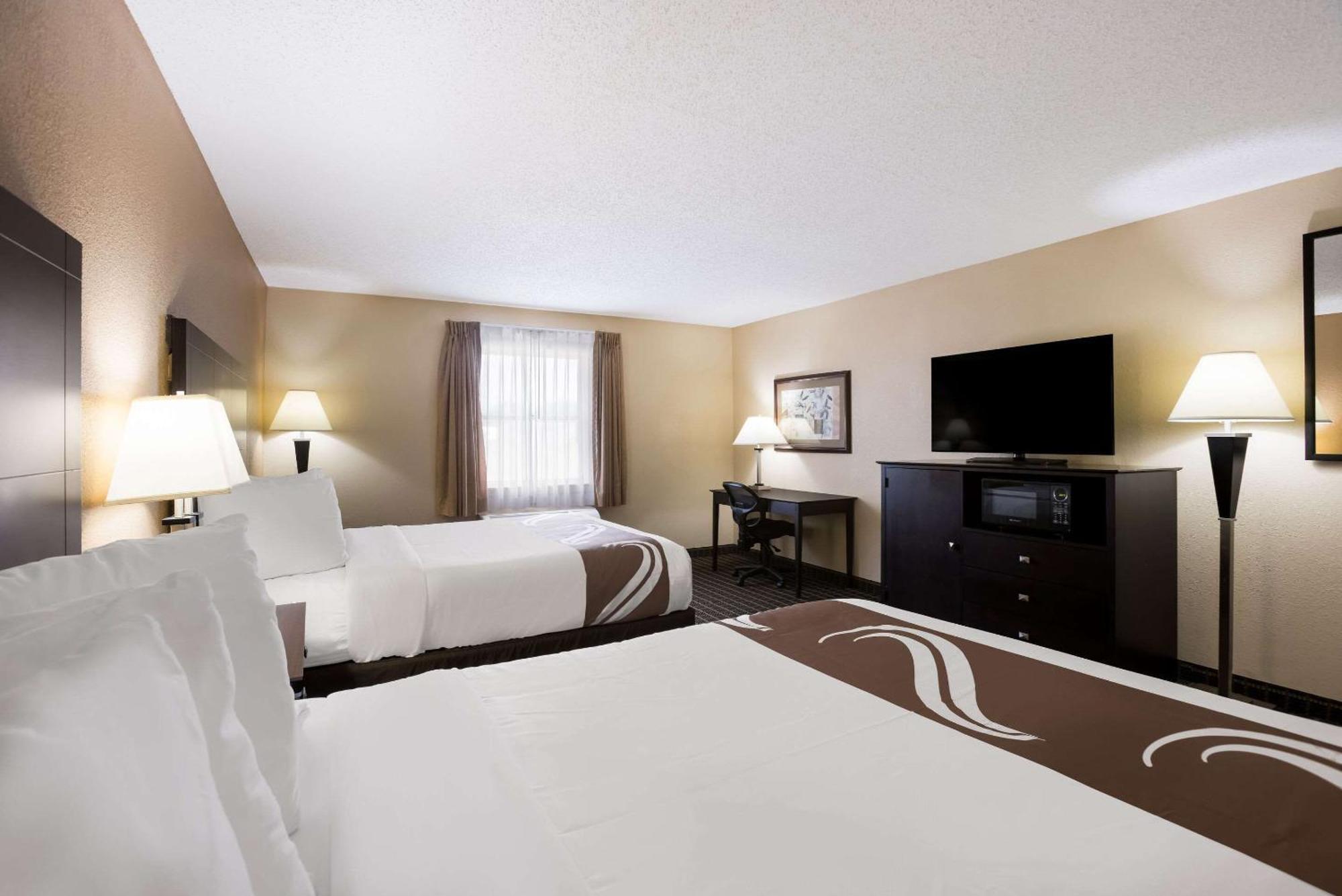 Quality Inn & Suites Big Rapids Near University Luaran gambar